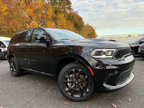 DB Black Crystal Clearcoat 2026 Dodge Durango GT