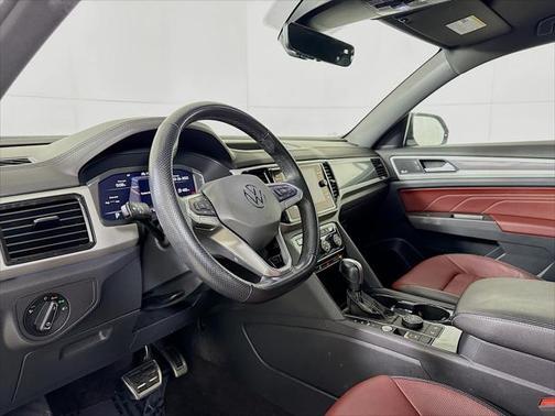 2022 Volkswagen Atlas Cross Sport 3.6L V6 SEL Premium R-Line