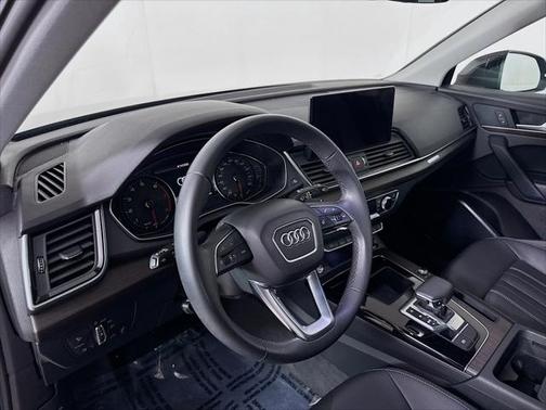 2022 Audi Q5 45 S line Premium