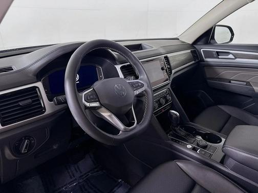 2022 Volkswagen Atlas 3.6L SE w/Technology
