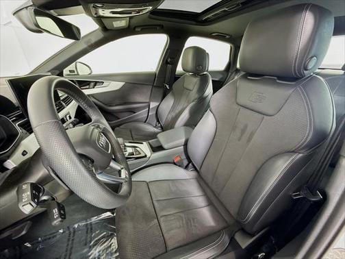 2022 Audi A4 45 S line Premium Plus