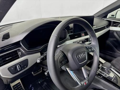 2022 Audi A4 45 S line Premium Plus