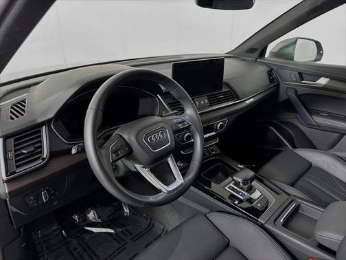 2022 Audi Q5 45 S line Premium Plus
