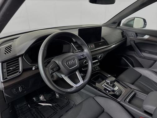 2022 Audi Q5 45 S line Premium Plus
