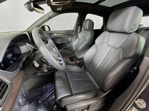 2023 Audi Q5 45 S line Premium Plus