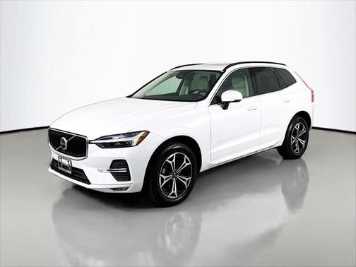 2022 Volvo XC60 B5 Momentum