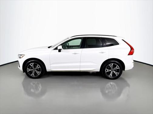 2022 Volvo XC60 B5 Momentum
