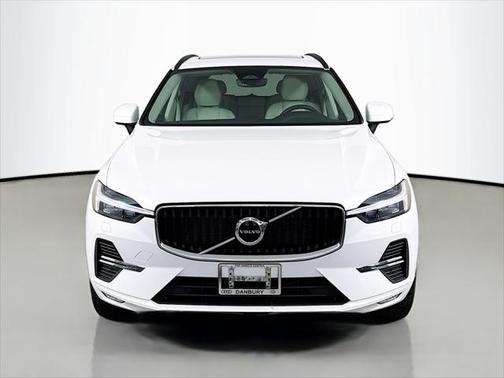 2022 Volvo XC60 B5 Momentum