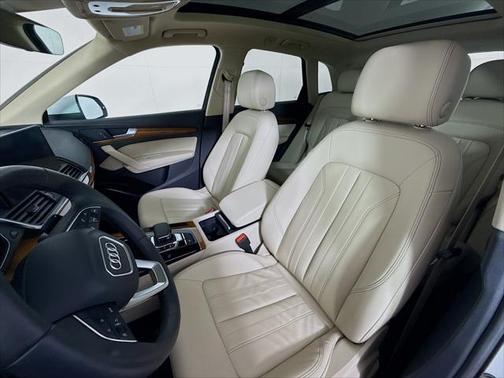 2022 Audi Q5 45 S line Premium