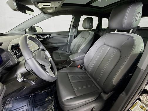 2024 Audi Q4 e-tron Premium Plus 50 quattro