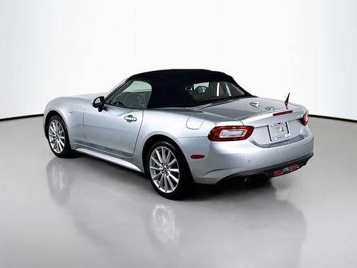 2019 FIAT 124 Spider Base