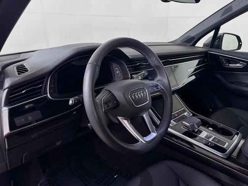 2025 Audi Q7 45 Premium