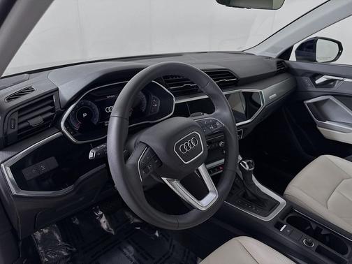 2025 Audi Q3 45 S line Premium Plus