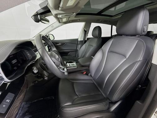 2023 Audi Q8 55 Premium Plus