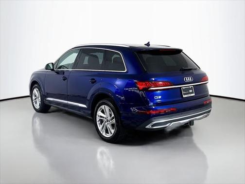 2023 Audi Q7 55 Premium Plus