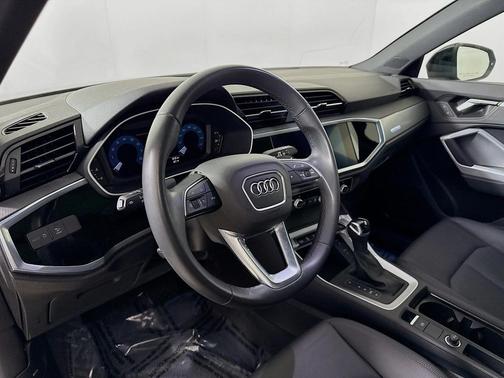 2022 Audi Q3 45 S line Premium Plus