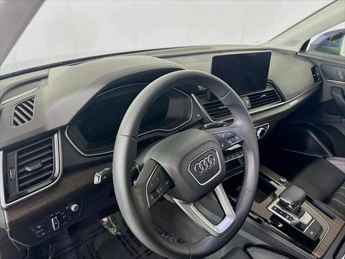 2023 Audi Q5 45 S line Prestige
