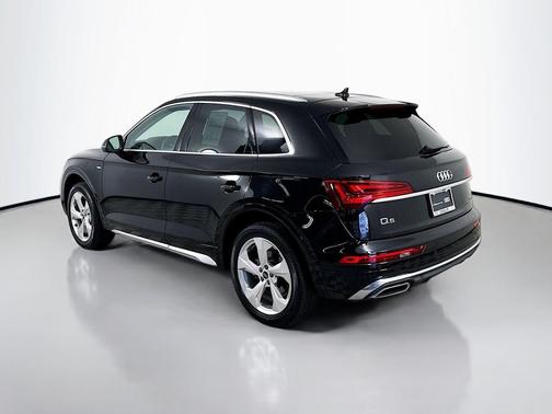 2022 Audi Q5 45 S line Premium Plus