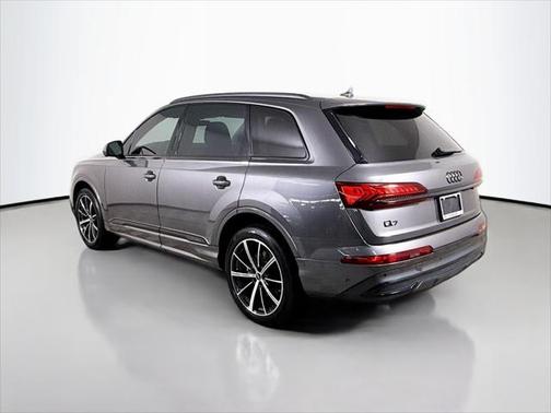 2022 Audi Q7 55 Premium Plus