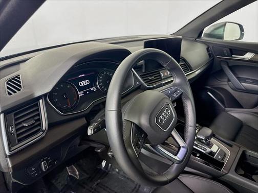 2022 Audi Q5 45 S line Premium