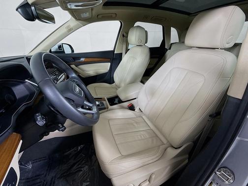2023 Audi Q5 45 S line Premium Plus