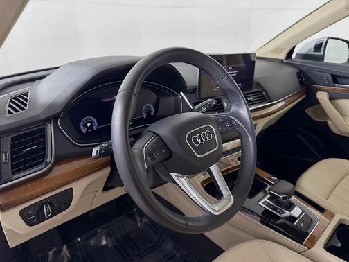 2023 Audi Q5 45 S line Premium Plus