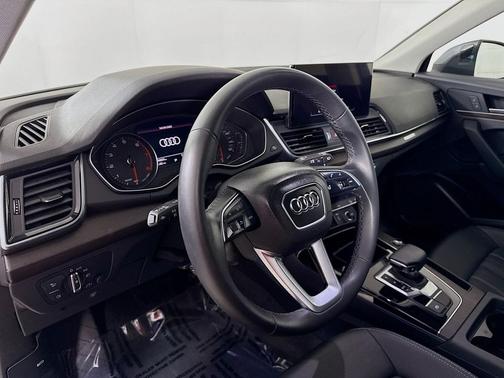 2023 Audi Q5 40 Premium