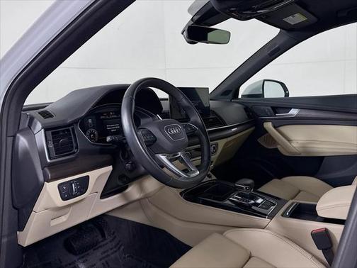 2022 Audi Q5 45 S line Premium Plus