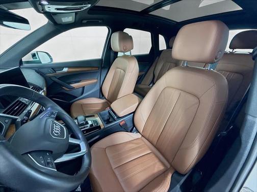 2022 Audi Q5 45 S line Premium