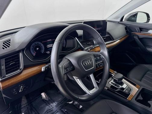 2023 Audi Q5 45 S line Premium Plus