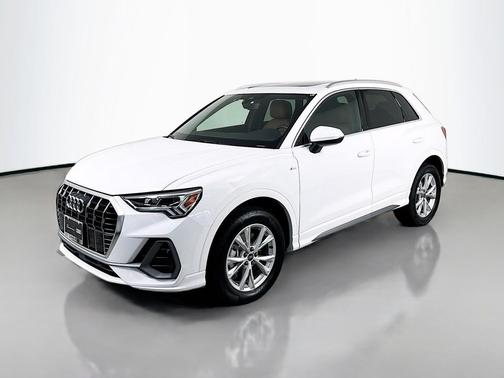 2025 Audi Q3 Premium 45 TFSI S line quattro Tiptronic
