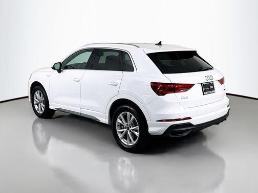 2025 Audi Q3 Premium 45 TFSI S line quattro Tiptronic