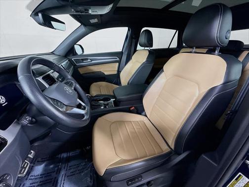 2022 Volkswagen Atlas Cross Sport 3.6L V6 SEL Premium R-Line