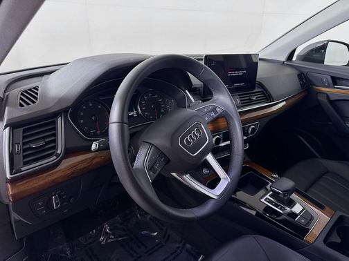 2023 Audi Q5 45 S line Premium
