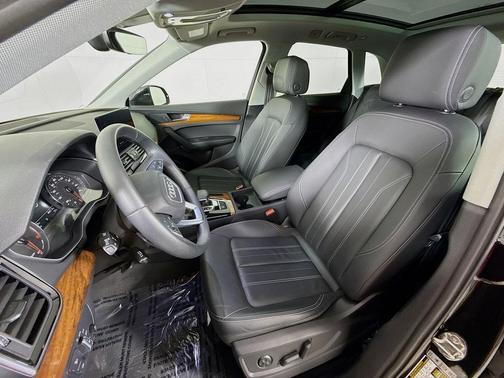 2023 Audi Q5 45 S line Premium