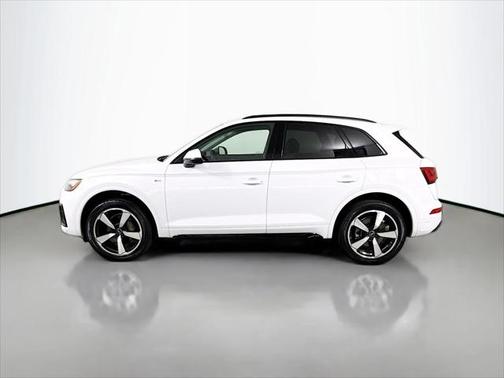 2022 Audi Q5 45 S line Premium Plus