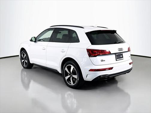 2022 Audi Q5 45 S line Premium Plus