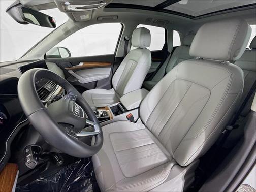 2022 Audi Q5 45 S line Premium Plus