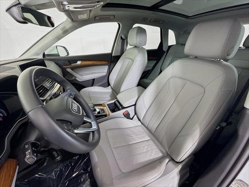 2022 Audi Q5 45 S line Premium Plus