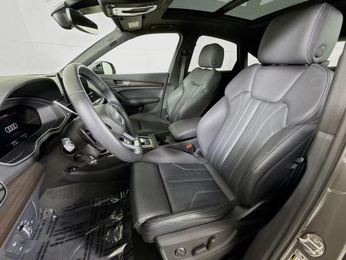 2023 Audi Q5 45 S line Premium Plus