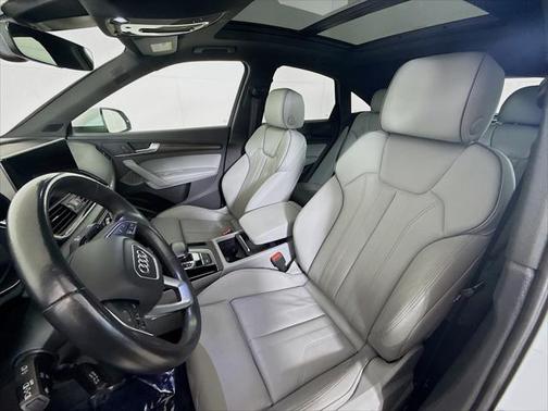 2022 Audi Q5 45 S line Premium Plus