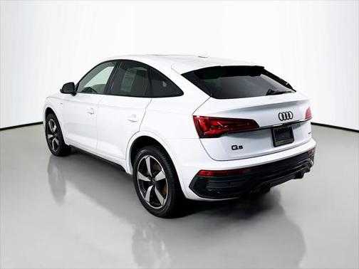 2022 Audi Q5 45 S line Premium Plus