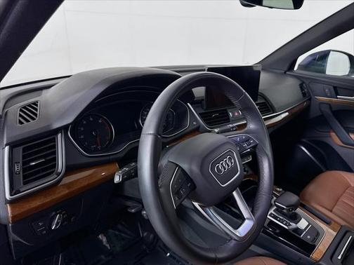 2022 Audi Q5 45 S line Premium