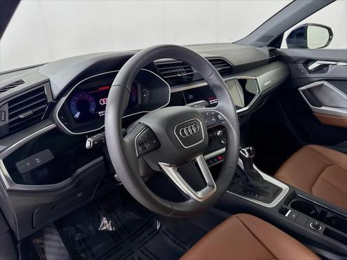 2024 Audi Q3 Premium 45 TFSI S line quattro Tiptronic