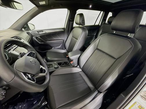 2024 Volkswagen Tiguan 2.0T SE R-Line Black 4MOTION