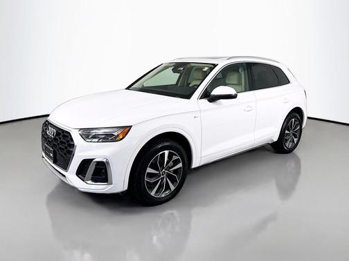 2022 Audi Q5 45 S line Premium Plus