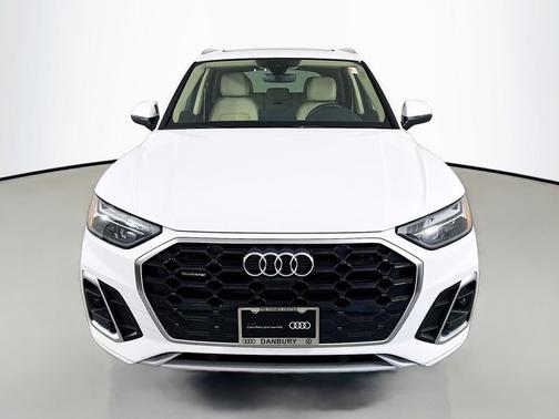 2022 Audi Q5 45 S line Premium Plus