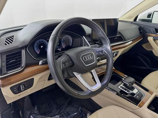 2022 Audi Q5 45 S line Premium Plus