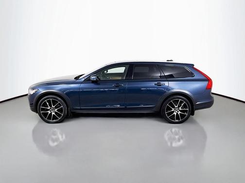 2018 Volvo V90 Cross Country T6