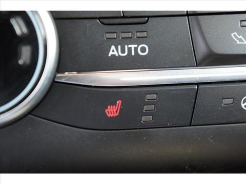 Photo 5 of 27 of 2020 Ford Escape SEL